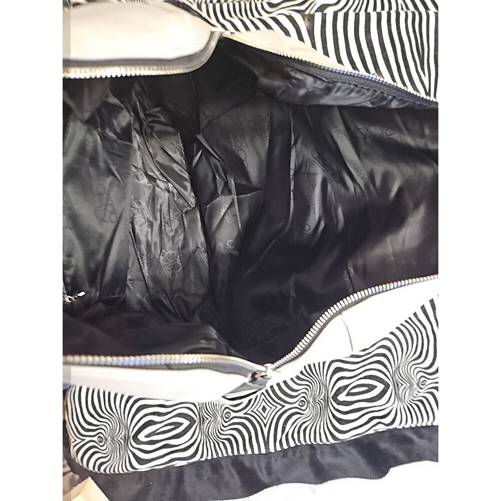 Paparazzi 'Life of the Party' Silver Gray Faux Leather Shoulder/Tote Bag - Picture 7 of 7